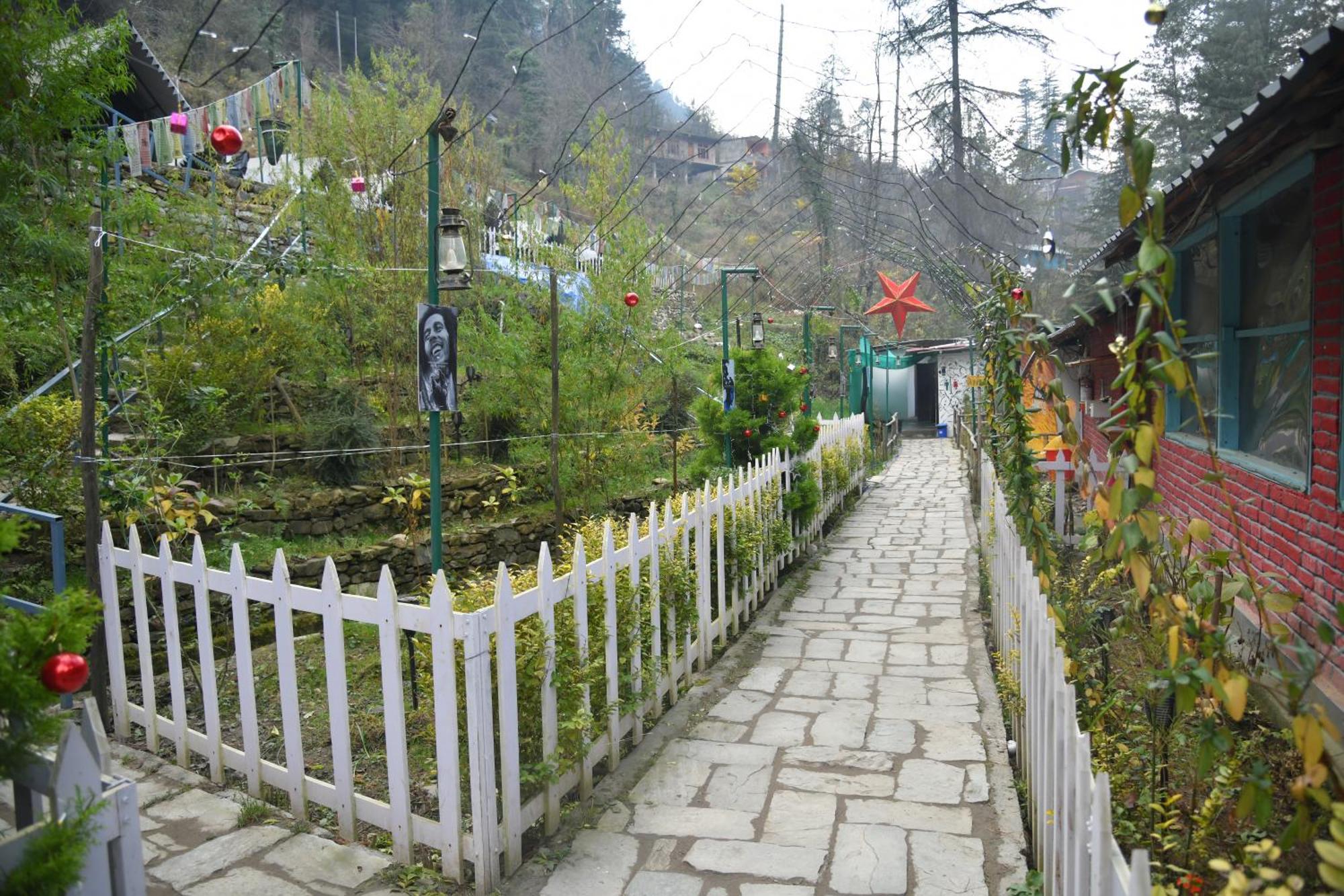 Himtrek Riverside Camps, Kasol Luaran gambar