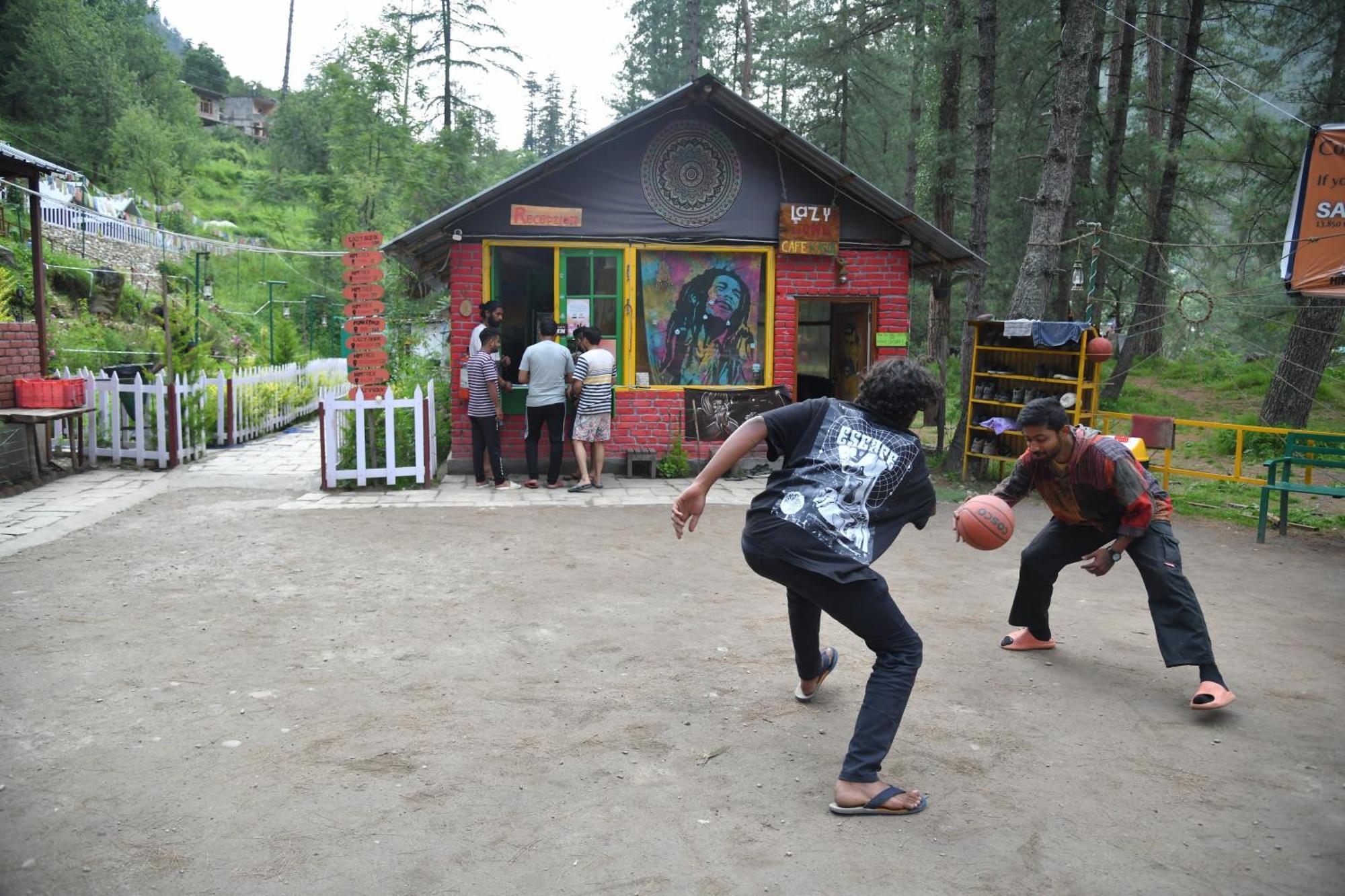 Himtrek Riverside Camps, Kasol Luaran gambar
