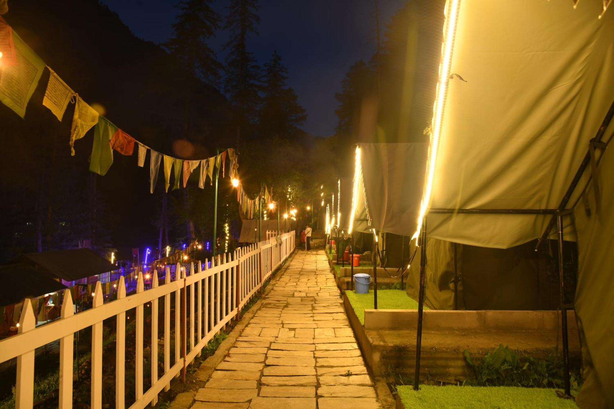Himtrek Riverside Camps, Kasol Luaran gambar