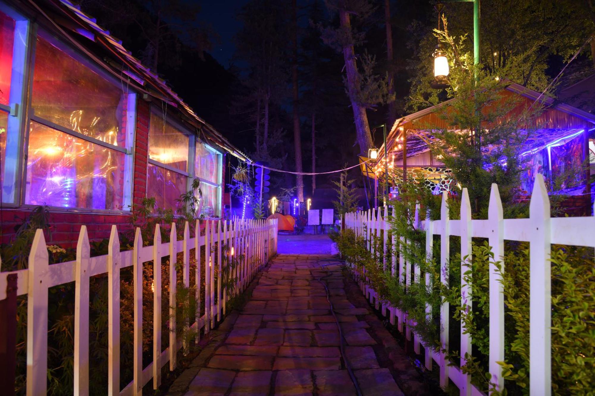 Himtrek Riverside Camps, Kasol Luaran gambar