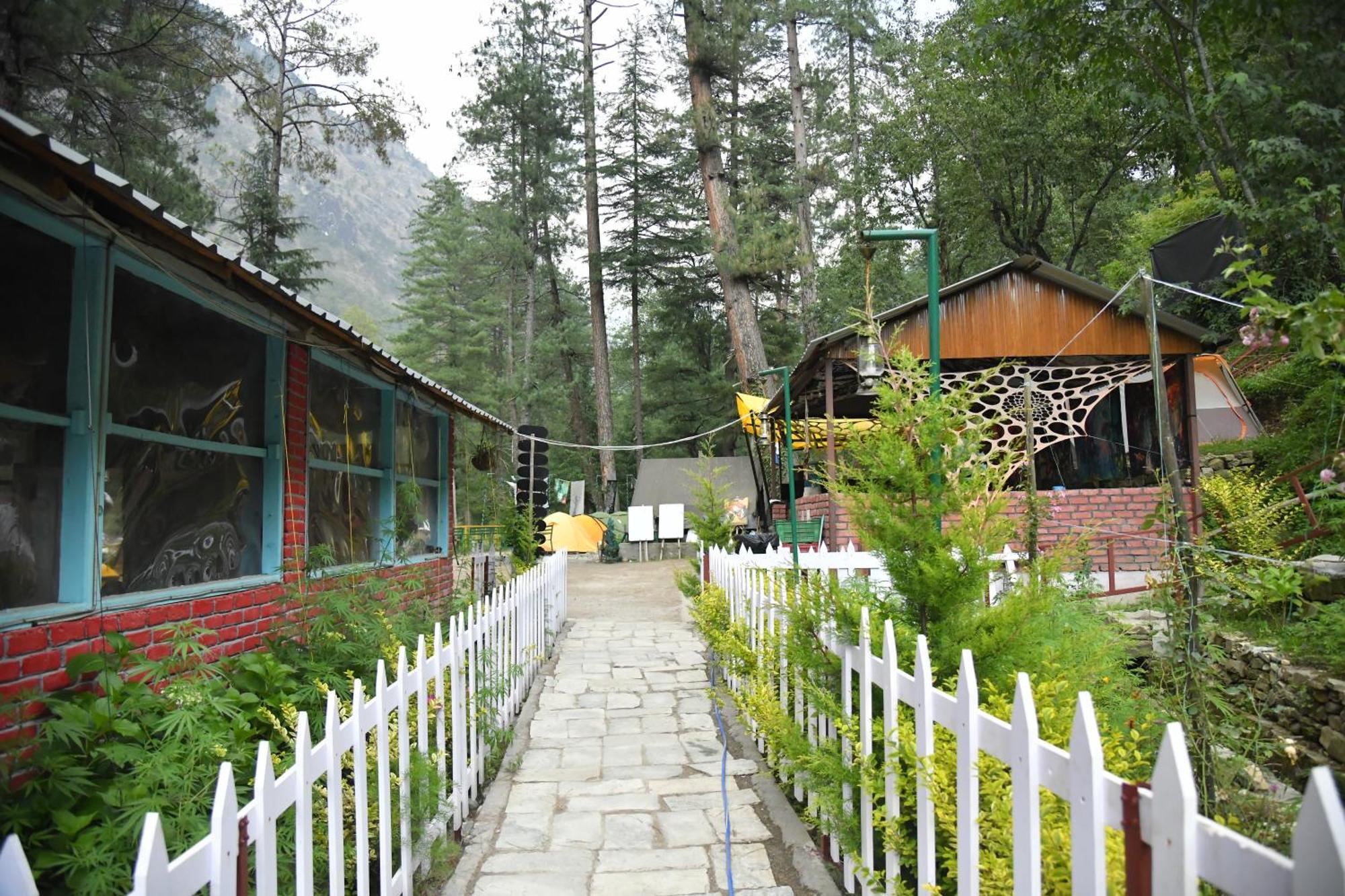 Himtrek Riverside Camps, Kasol Luaran gambar